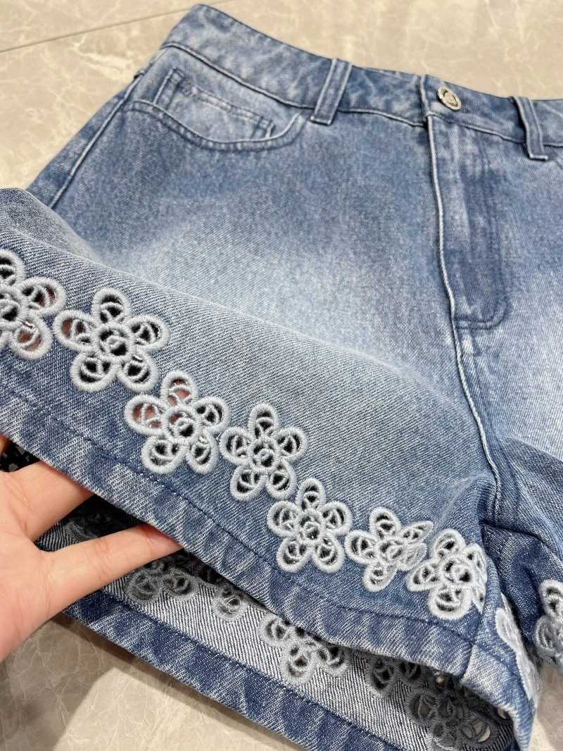 WrinkleFree Chanel Jeans 110632