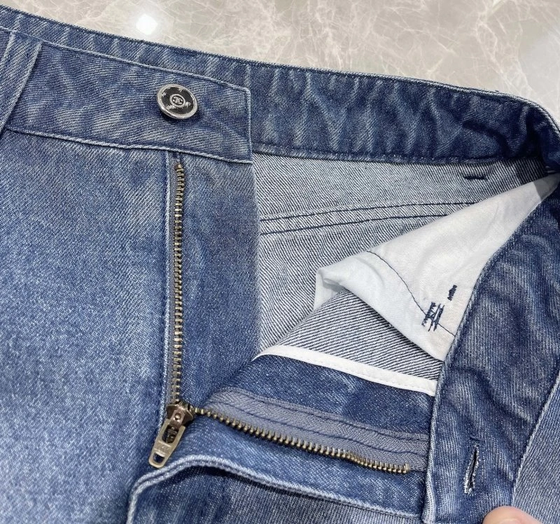 WrinkleFree Chanel Jeans 110632