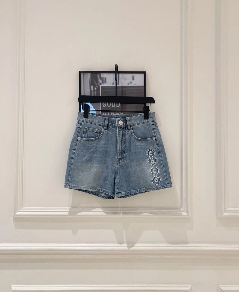 Chanel Jeans Sporty 110625