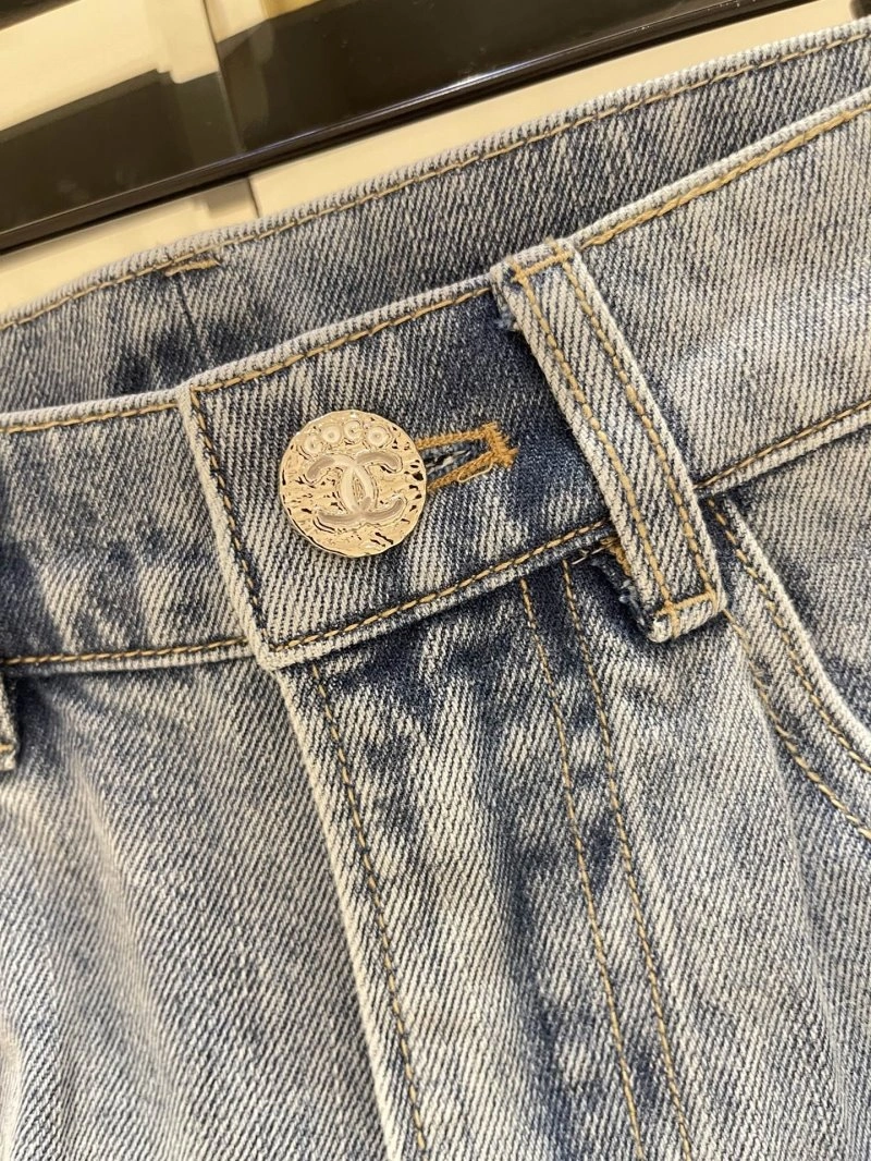 Chanel Jeans Sporty 110625