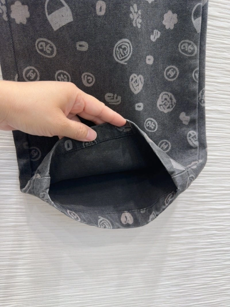 Unique Chanel Jeans 110612