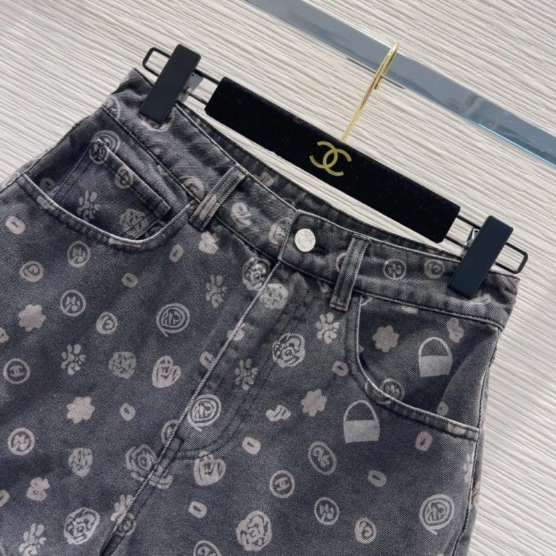 Chanel Jeans Neat 110615