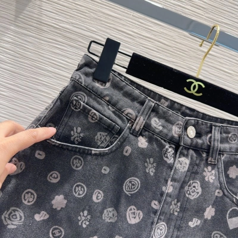 Chanel Jeans Neat 110615
