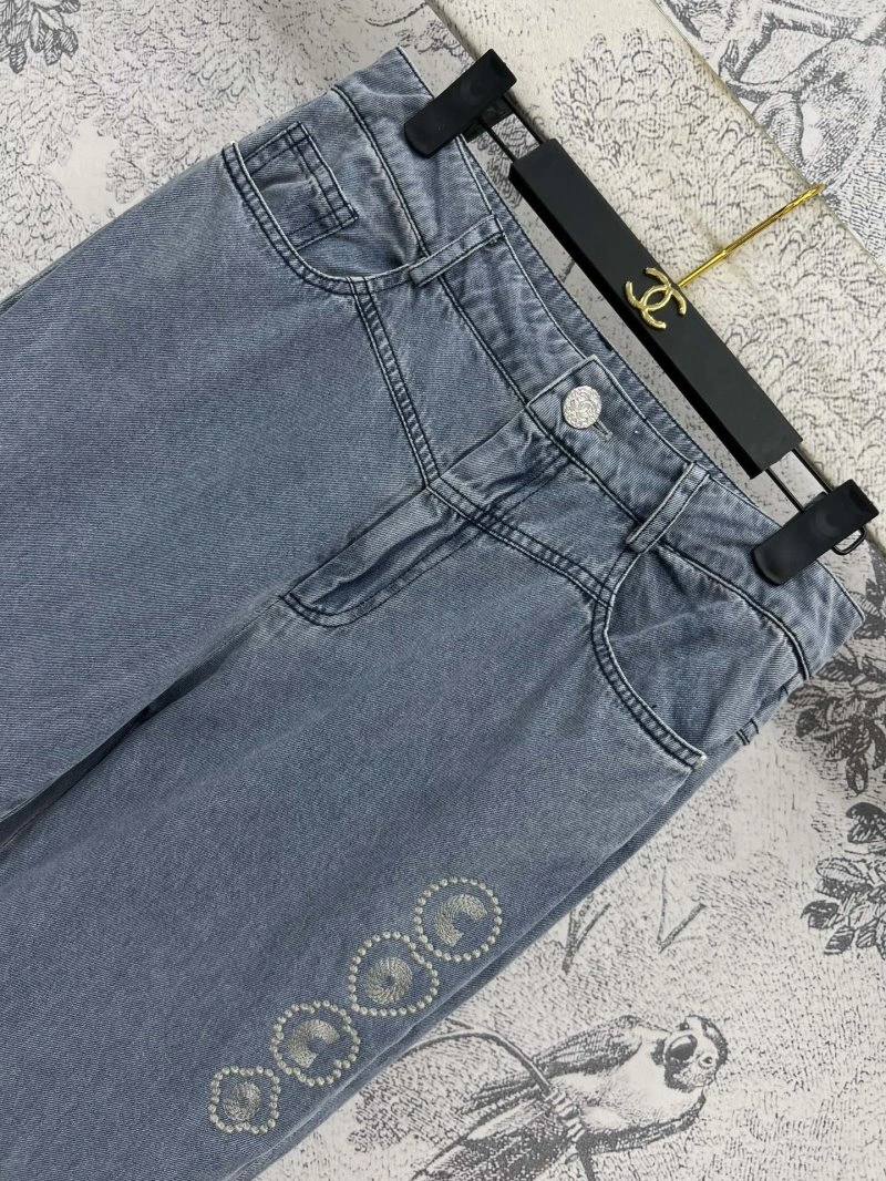 Cozy Chanel Jeans 108226