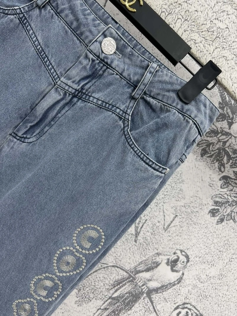 Cozy Chanel Jeans 108226