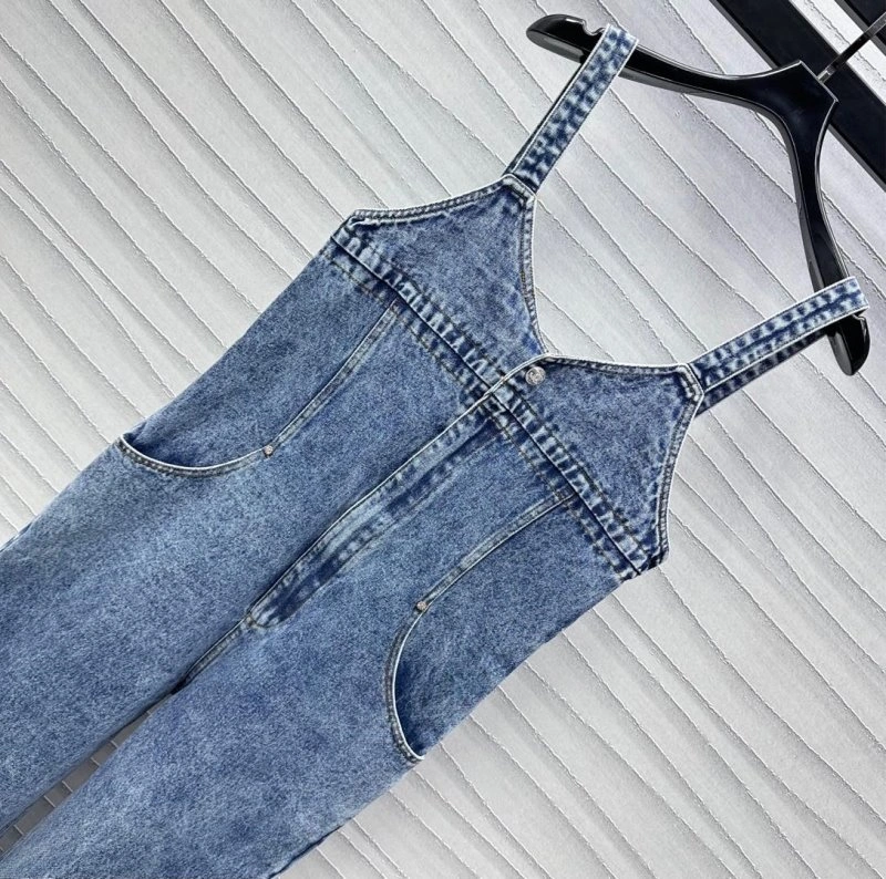 Sophisticated Chanel Jeans 108224