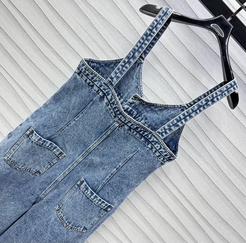 Sophisticated Chanel Jeans 108224