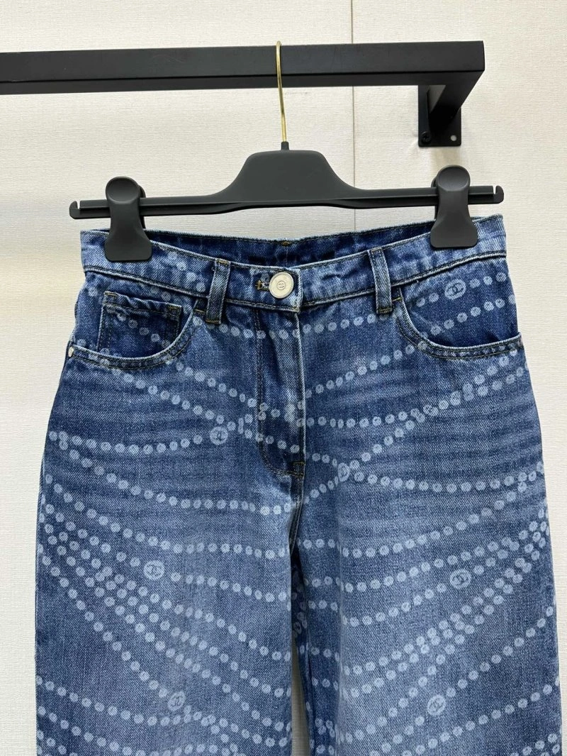 WellDesigned Chanel Jeans 108221