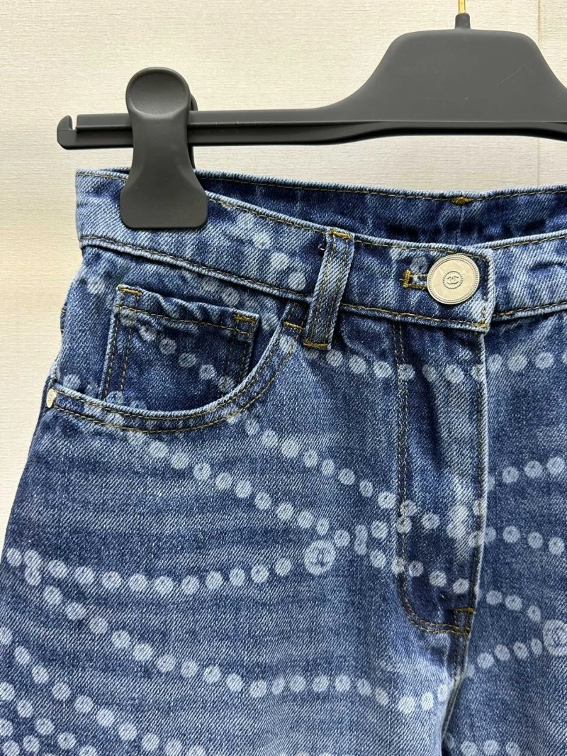 WellDesigned Chanel Jeans 108221