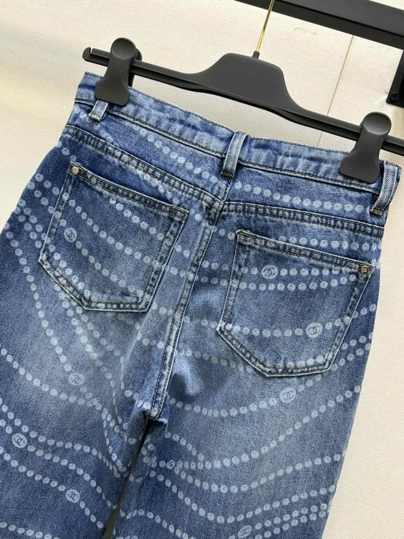 WellDesigned Chanel Jeans 108221