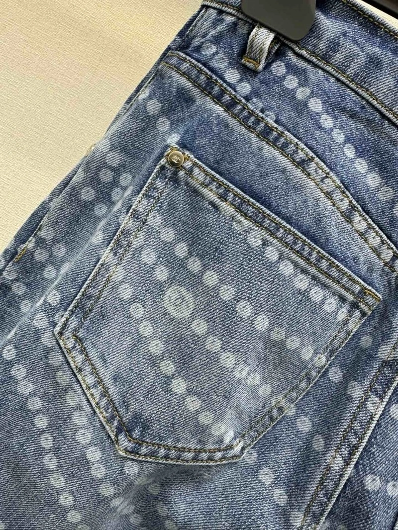 Chanel Jeans Sustainable 108219