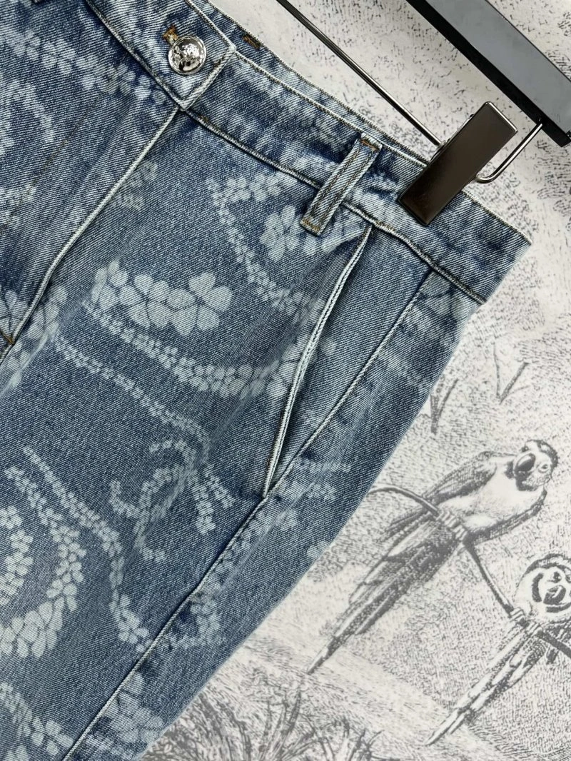 Attractive Chanel Jeans 108194