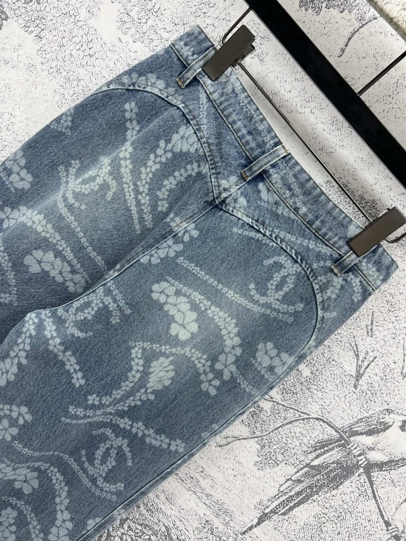 Attractive Chanel Jeans 108194