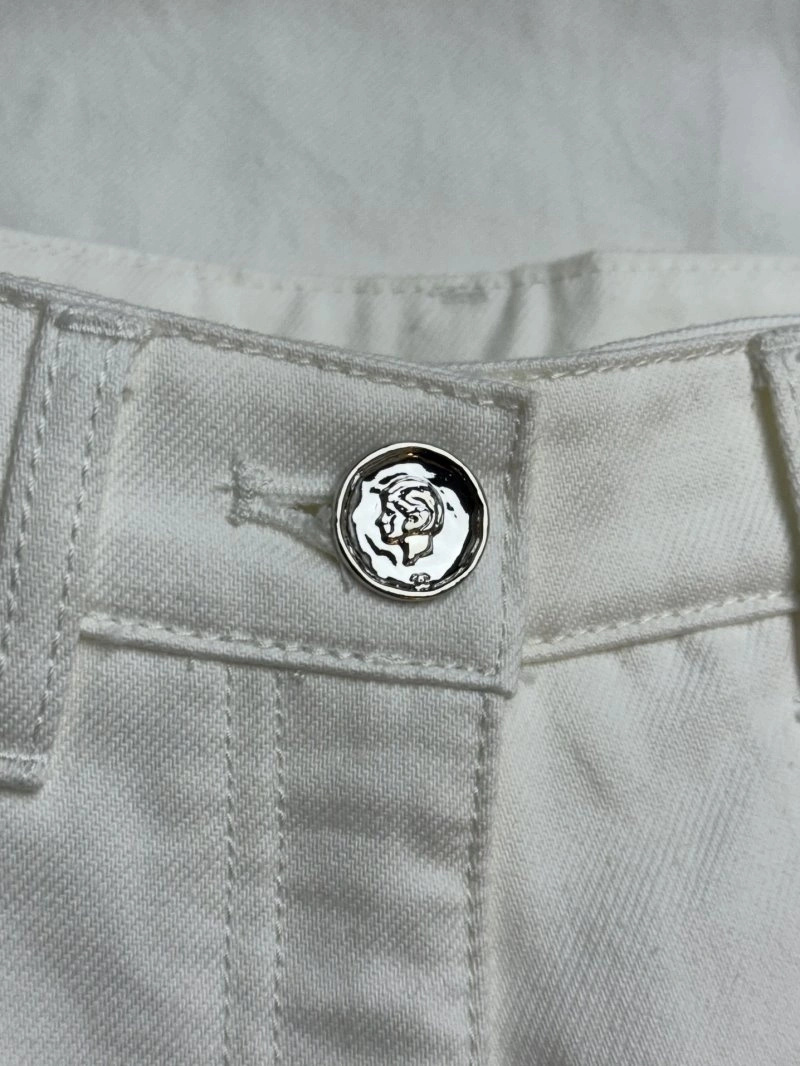 Durable Chanel Jeans 108214