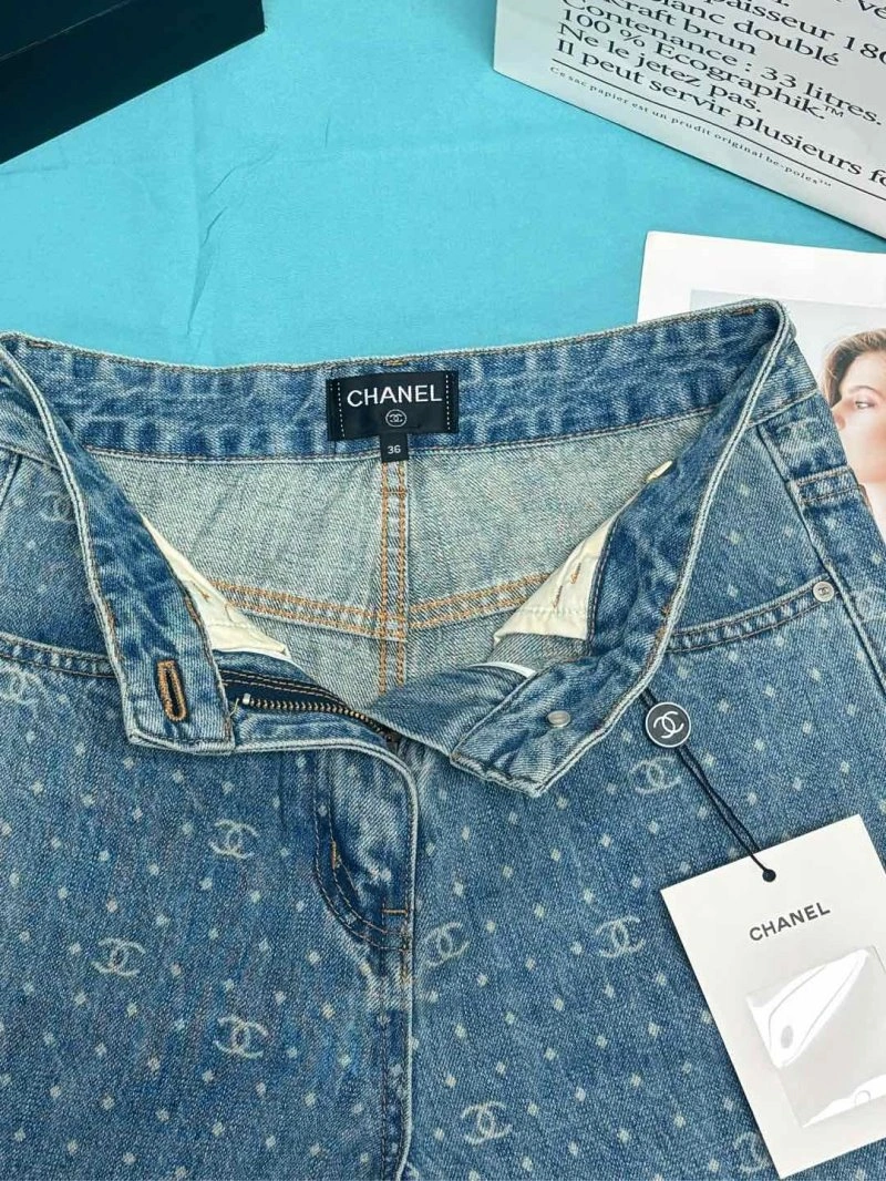 Chanel Jeans Unisex 108209