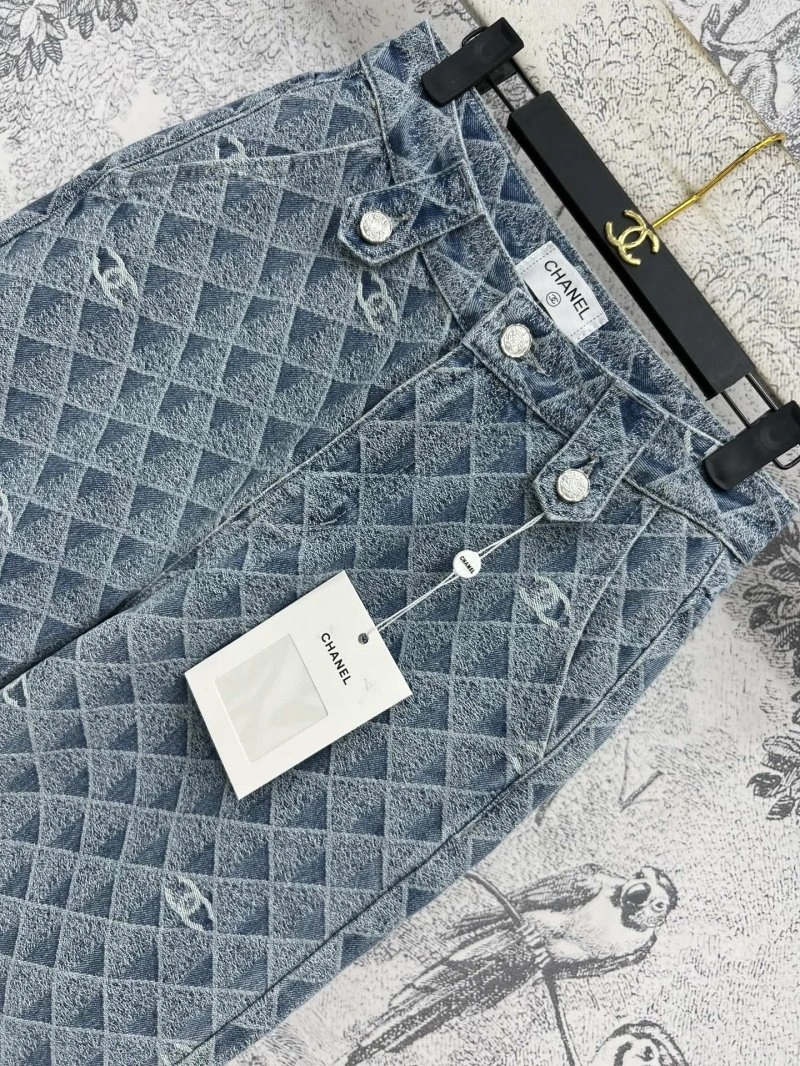 Chanel Jeans Comfortable 108205