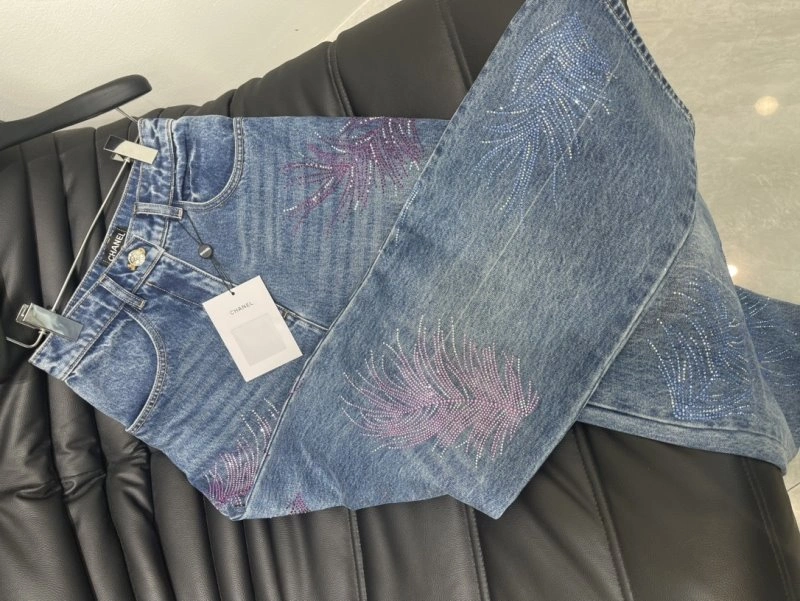 Compact Chanel Jeans 108201