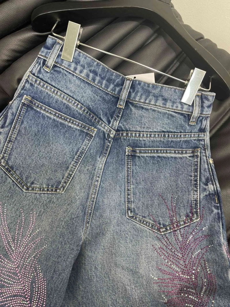 Compact Chanel Jeans 108201