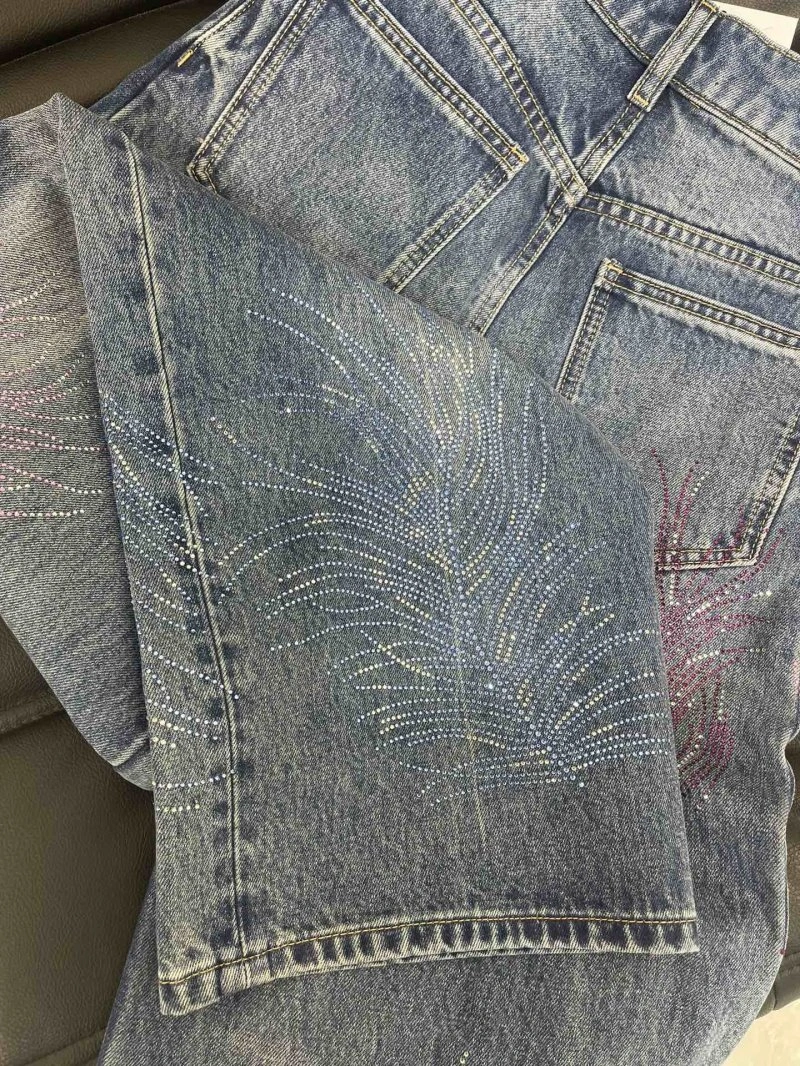 Compact Chanel Jeans 108201