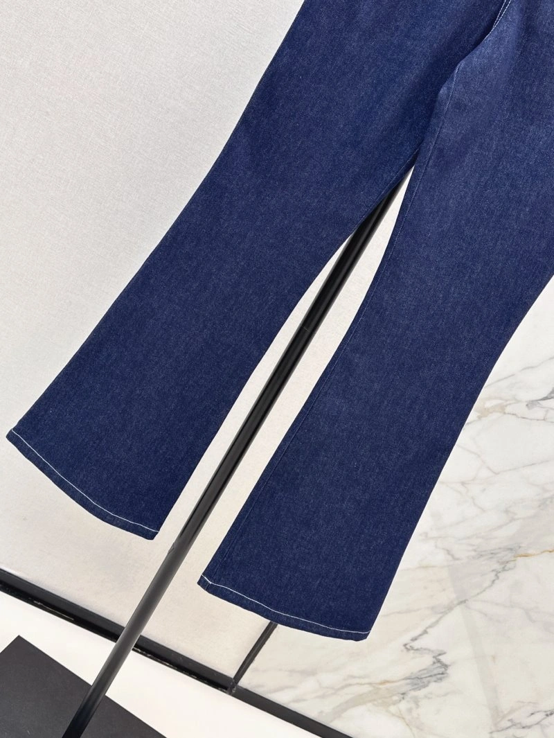Lightweight Chanel Jeans 108198