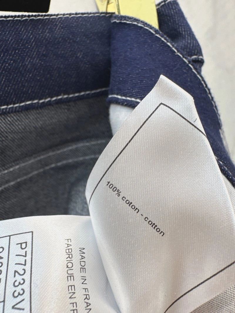 Lightweight Chanel Jeans 108198