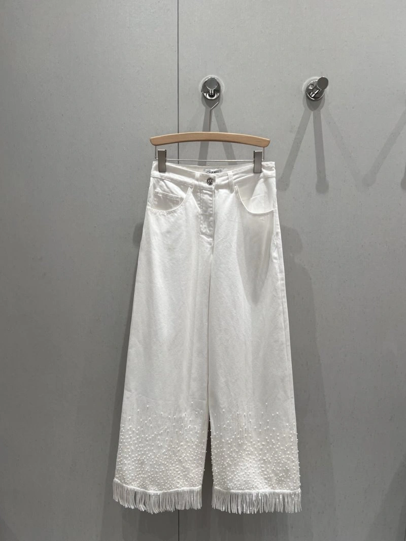UrbanChic Chanel Jeans 108185