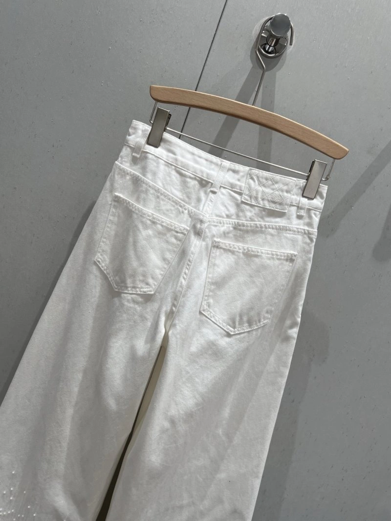 UrbanChic Chanel Jeans 108185