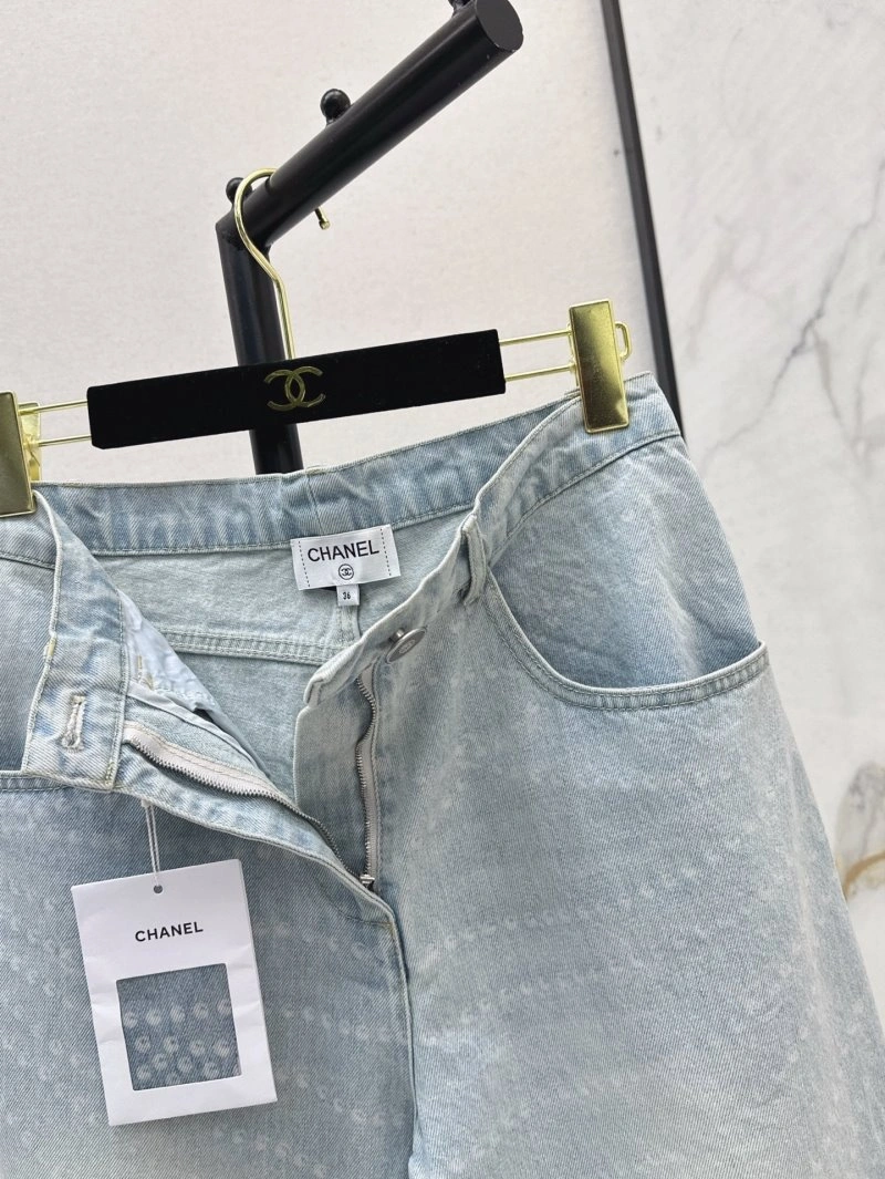 Minimalist Chanel Jeans 108180