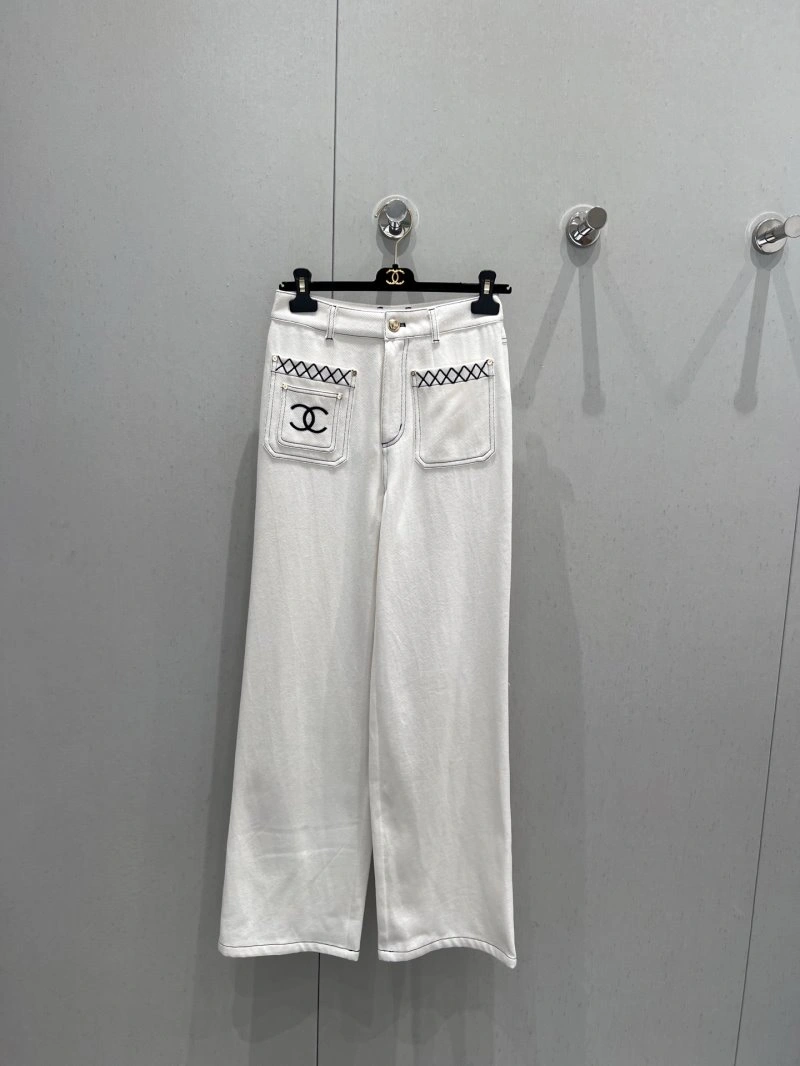 Vibrant Chanel Jeans 108181