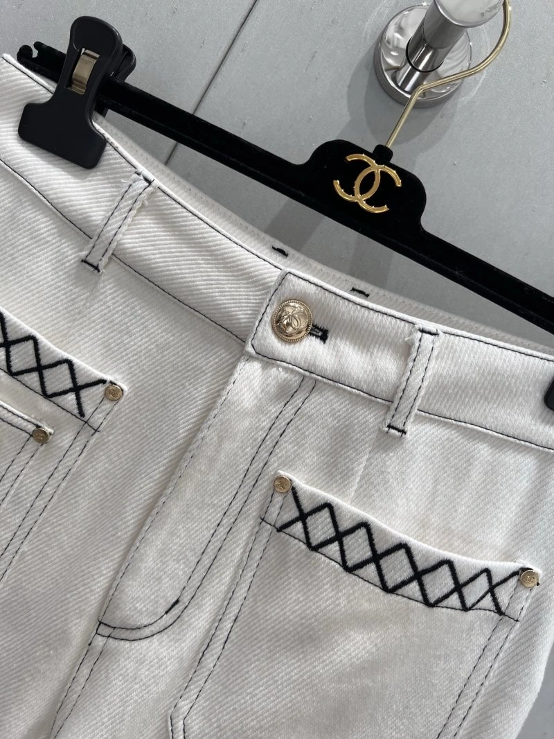 Vibrant Chanel Jeans 108181