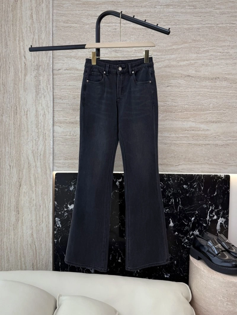 Neat Chanel Jeans 109888