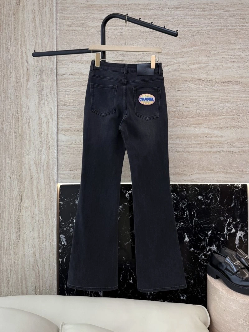Neat Chanel Jeans 109888
