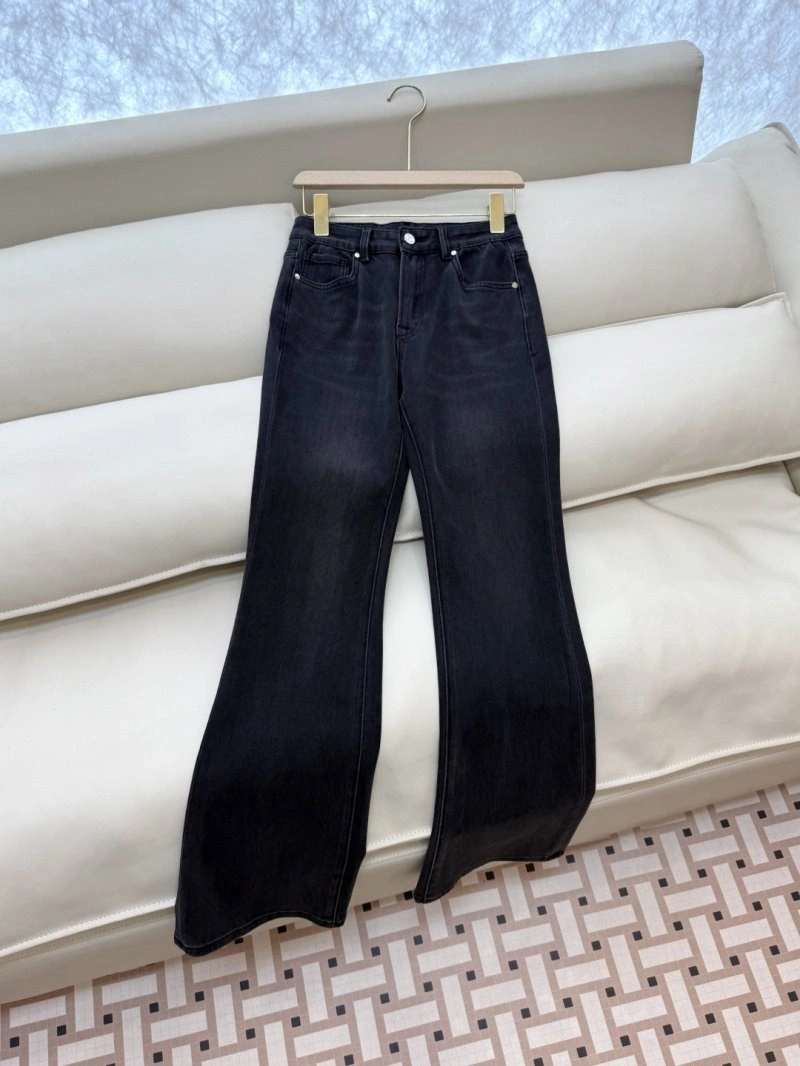 Neat Chanel Jeans 109888