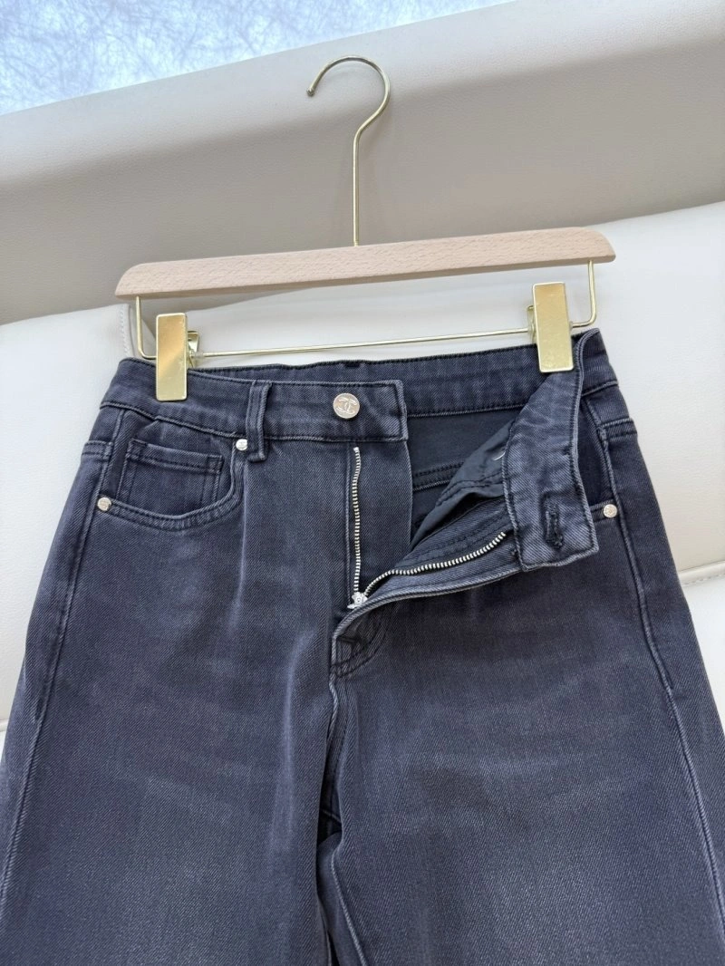 Neat Chanel Jeans 109888