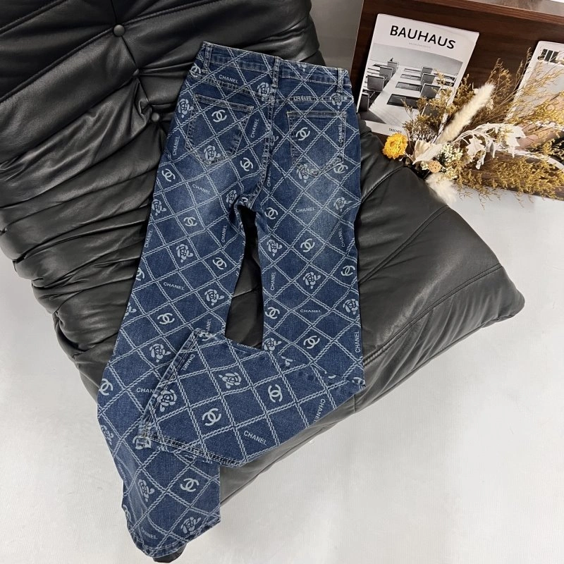 Lightweight Chanel Jeans 109861