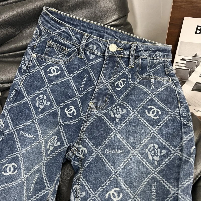 Lightweight Chanel Jeans 109861