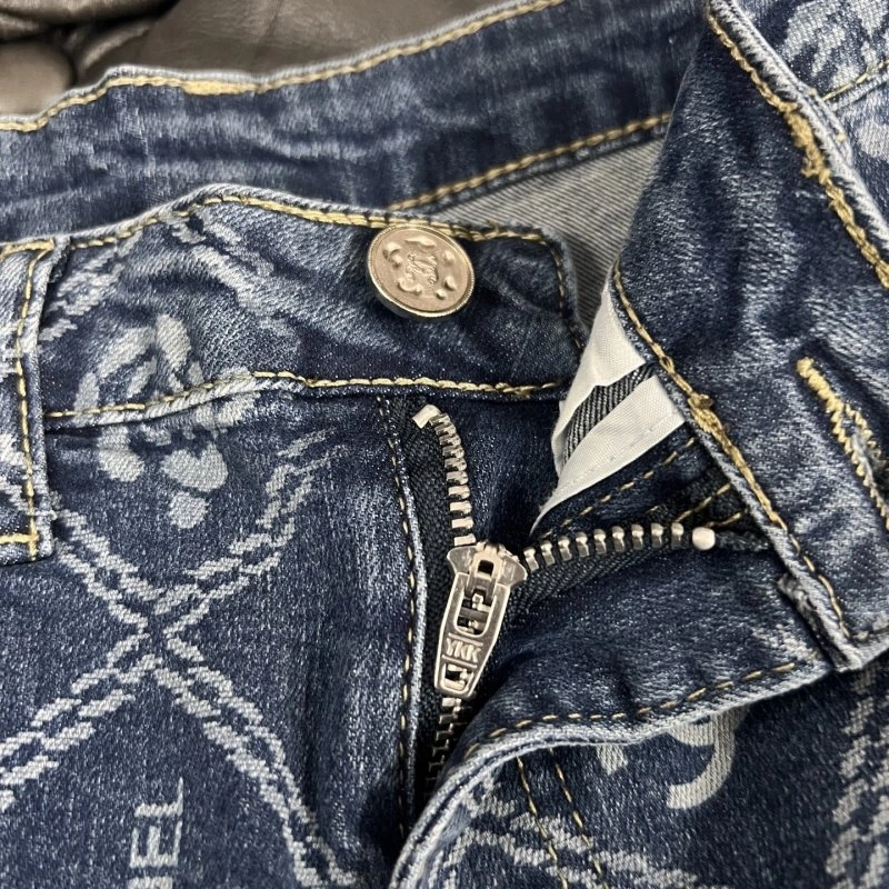 Lightweight Chanel Jeans 109861