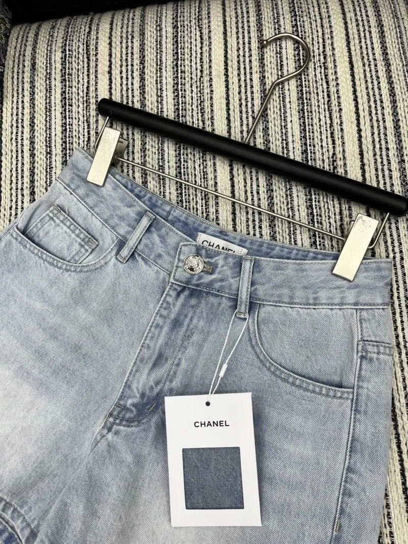 WellDesigned Chanel Jeans 109852