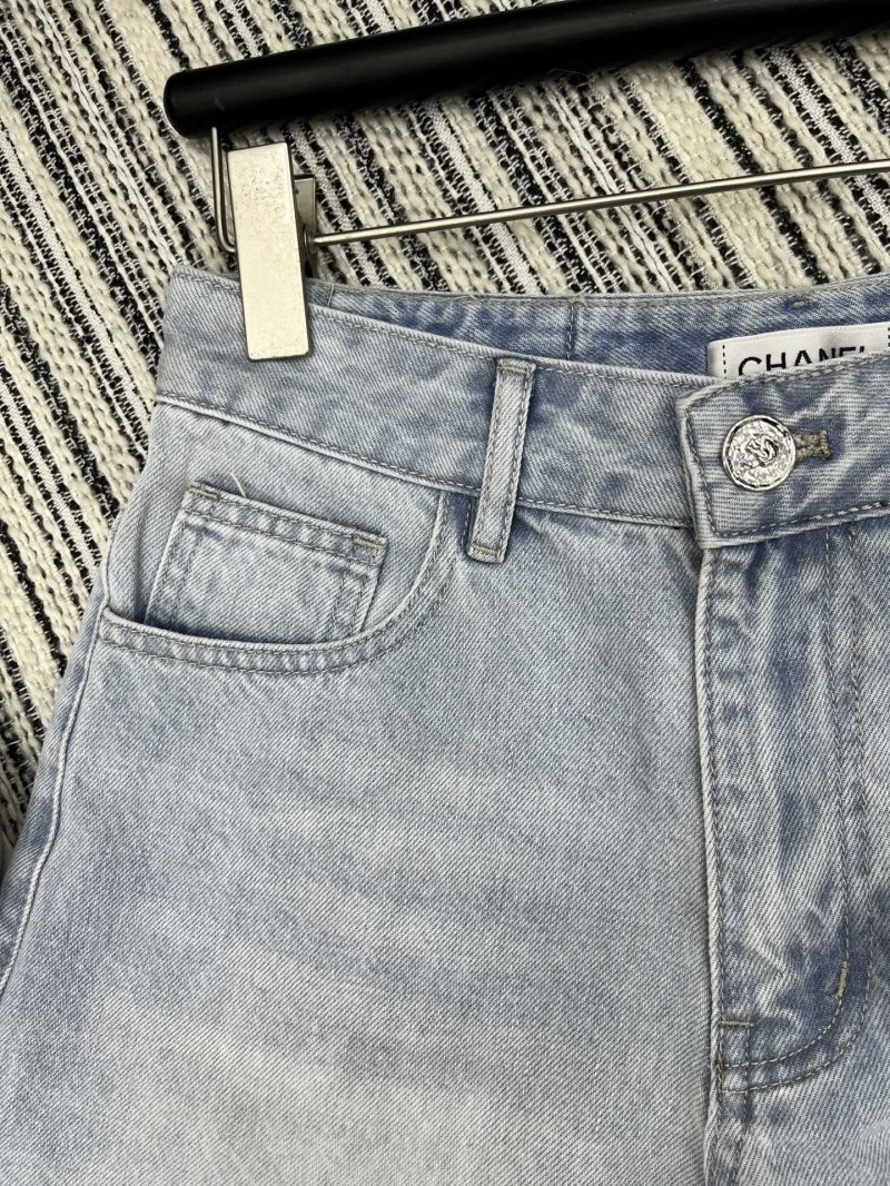 WellDesigned Chanel Jeans 109852