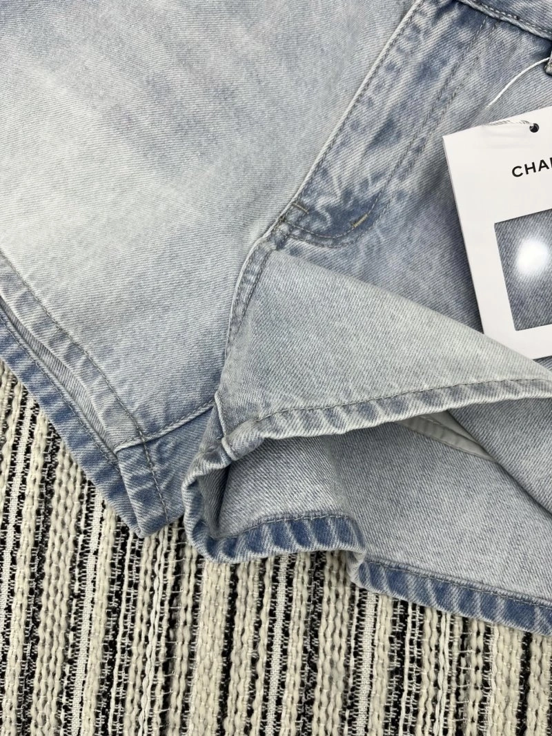 WellDesigned Chanel Jeans 109852