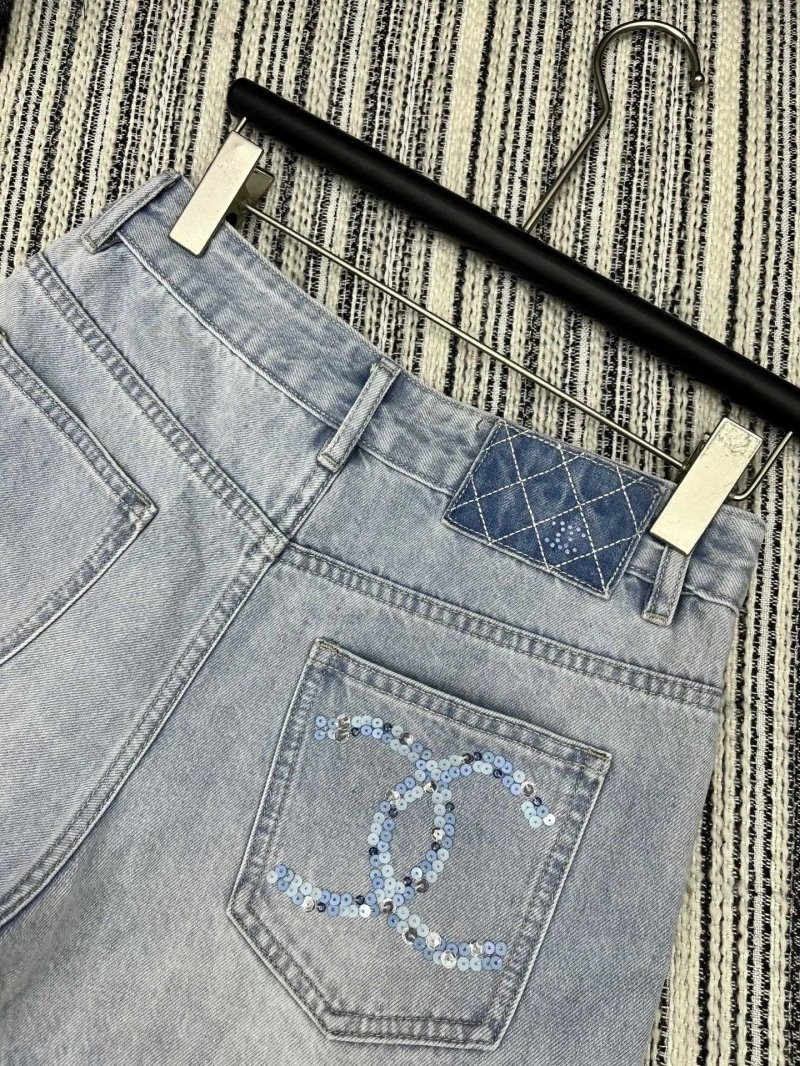 WellDesigned Chanel Jeans 109852