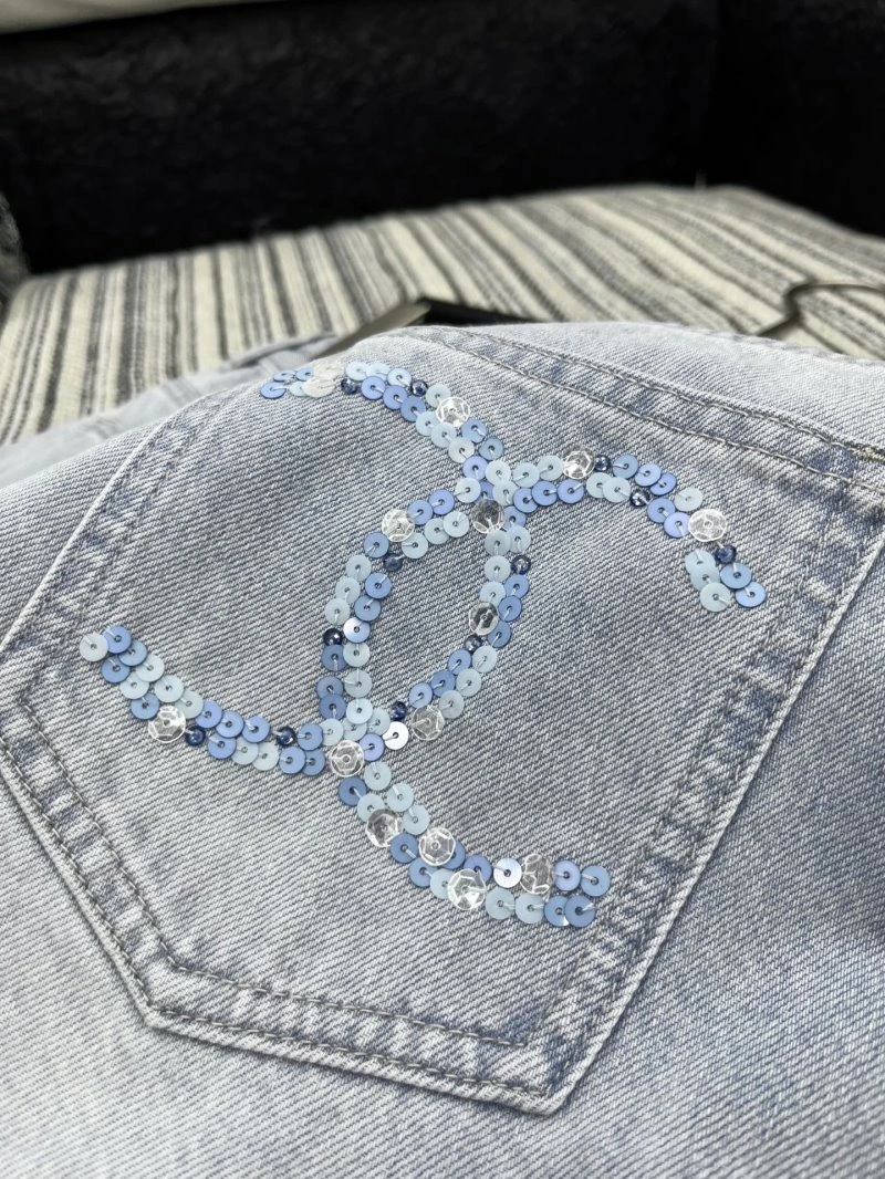 WellDesigned Chanel Jeans 109852