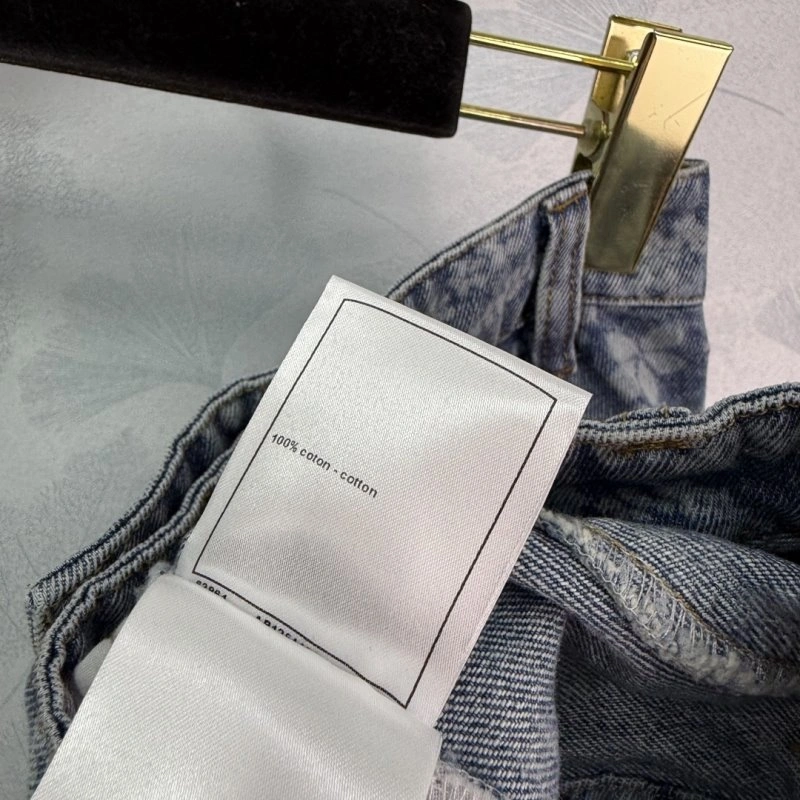 EyeCatching Chanel Jeans 109851