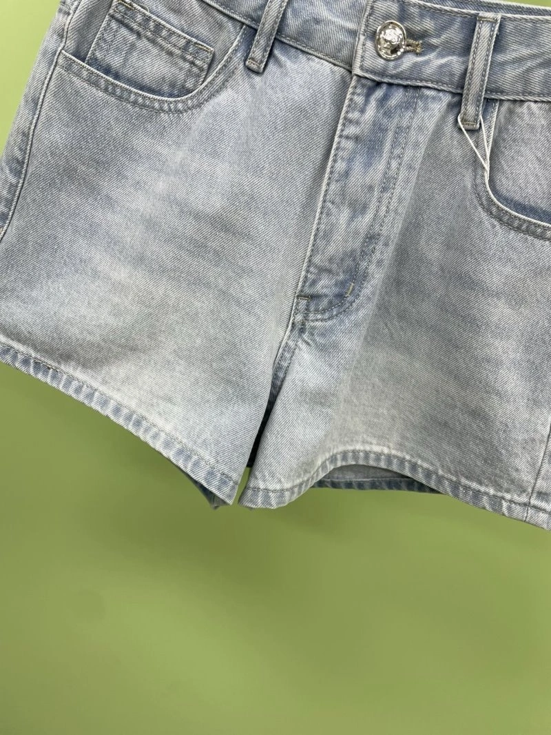 Supportive Chanel Jeans 109831