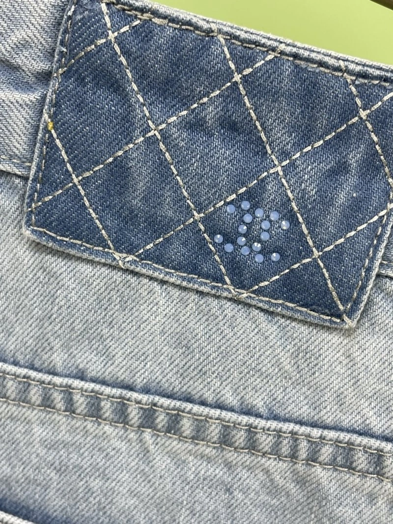 Supportive Chanel Jeans 109831