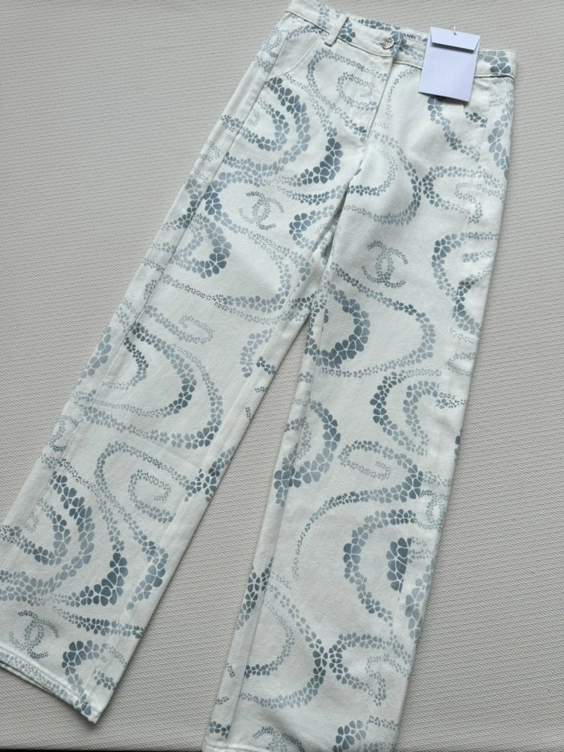 Sophisticated Chanel Jeans 109819