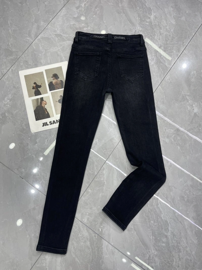 Fashionable Chanel Jeans 109845