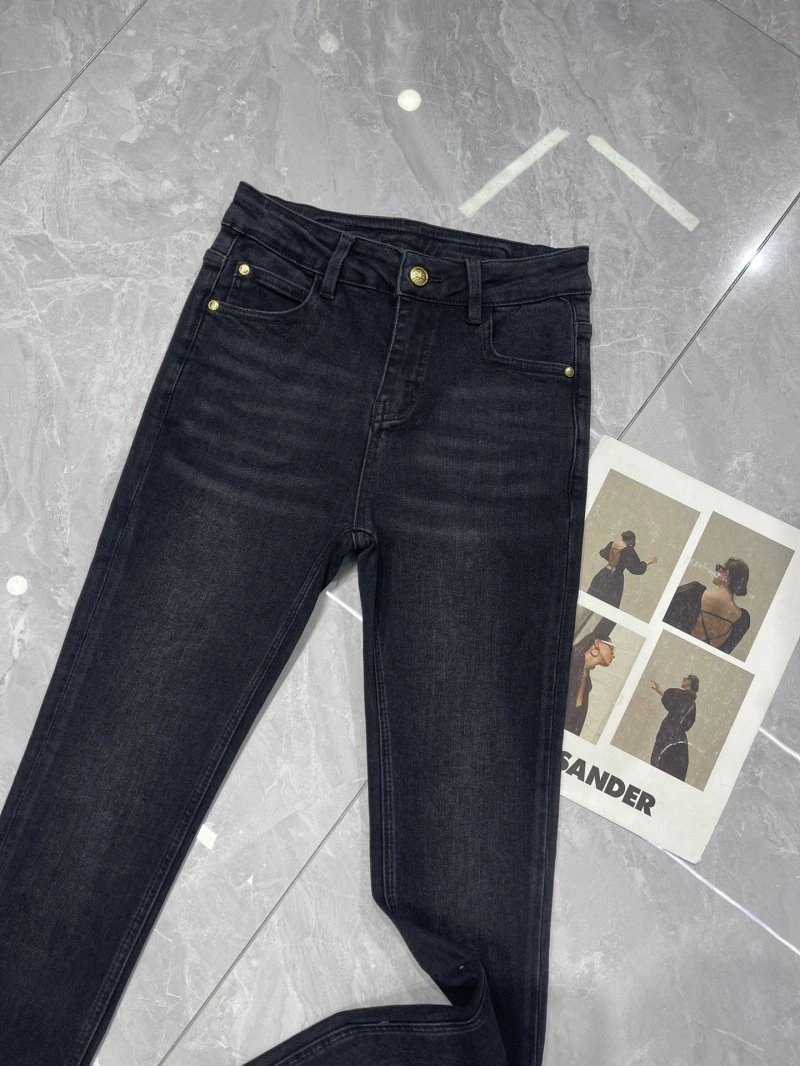 Fashionable Chanel Jeans 109845