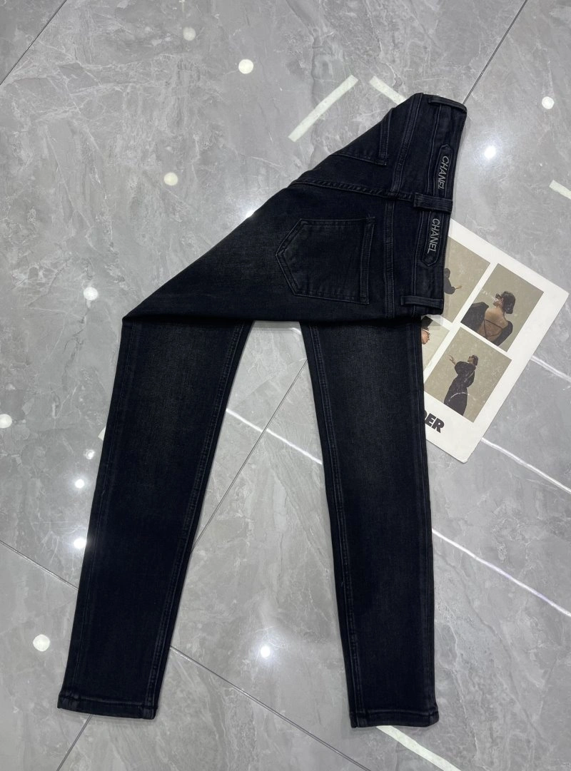 Fashionable Chanel Jeans 109845