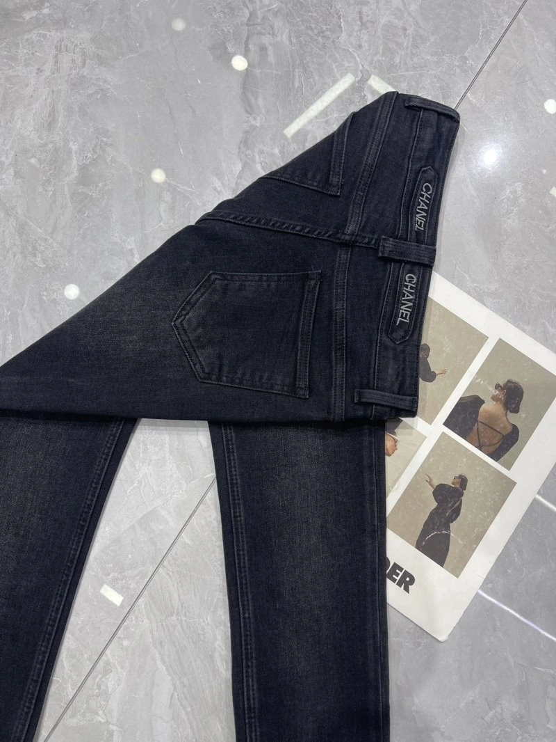 Fashionable Chanel Jeans 109845
